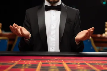 উৎসবের মুহূর্তে ঐতিহ্যবাহী পোশাক পরা এক আনন্দিত নারী তার স্মার্টফোন ব্যবহার করছেন, যা দেখায় CROREWIN অ্যাপ কীভাবে দৈনন্দিন জীবনের সঙ্গে সহজে মানিয়ে যায়।